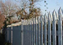 Choosing the Best Security Fencing Panels